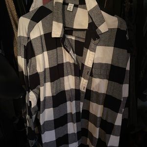 Black and white old navy flannel size 2X